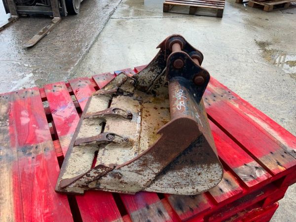 24" MINI DIGGER BUCKET.....30mm PINS....90100 296592122