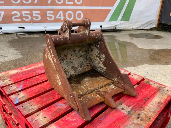 18" MINI DIGGING BUCKET....30mm PINS....30310 296608727