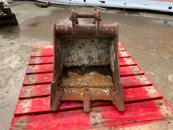 18" MINI DIGGING BUCKET....30mm PINS....30310 296608728
