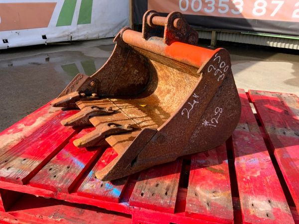 24" TOOTHED BUCKET......30mm PINS.....128. 296617814