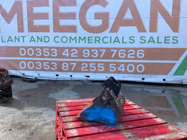 18" MINI DIGGER BUCKET......30mm PINS....1714.. 296617874