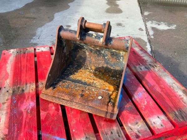 18" MINI DIGGER BUCKET......30mm PINS....1714.. 296617879