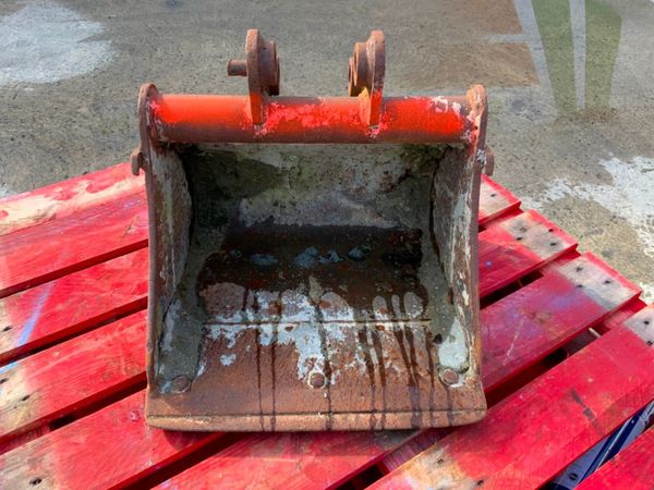 18" MINI DIGGER BUCKET.....30mm PINS.....128. 296618184