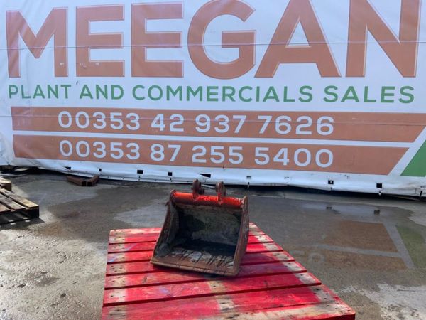 18" MINI DIGGER BUCKET.....30mm PINS.....128. 296618185