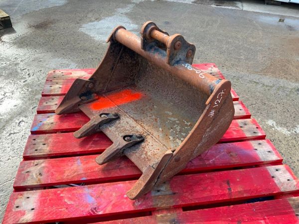 24" MINI DIGGER BUCKET......30mm PINS....127 296618319