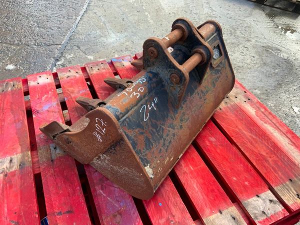 24" MINI DIGGER BUCKET......30mm PINS....127 296618320
