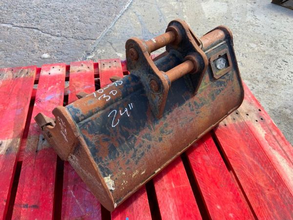 24" MINI DIGGER BUCKET......30mm PINS....127 296618321