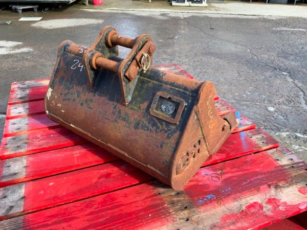 24" MINI DIGGER BUCKET......30mm PINS....127 296618323