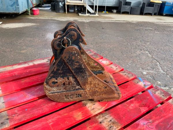 12" MINI DIGGER BUCKET....30mm PINS.....950 296622644