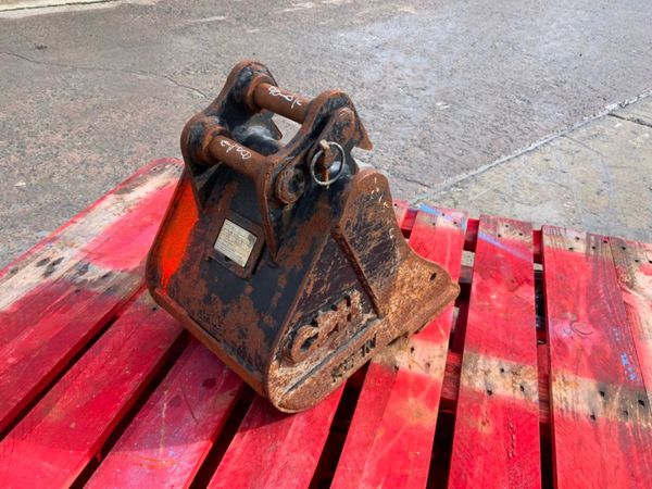 12" MINI DIGGER BUCKET....30mm PINS.....950 296622643