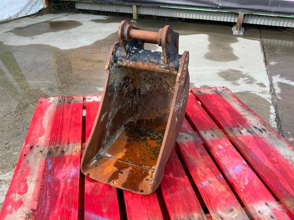 12" MINI DIGGER BUCKET....30mm PINS.....124. 296641772