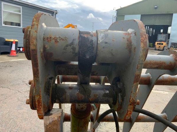 LOADER BUCKET HYDRAULIC GRAPPLE....693. 299346237