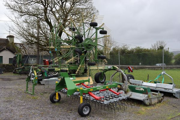 Selection of Clean Used Rakes in stock 299833626