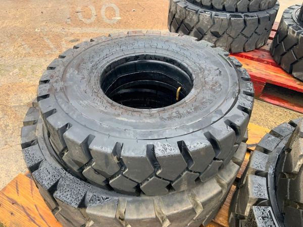FRONT / REAR FORKLIFT TYRES..NEW TAKE OFF. 299883318