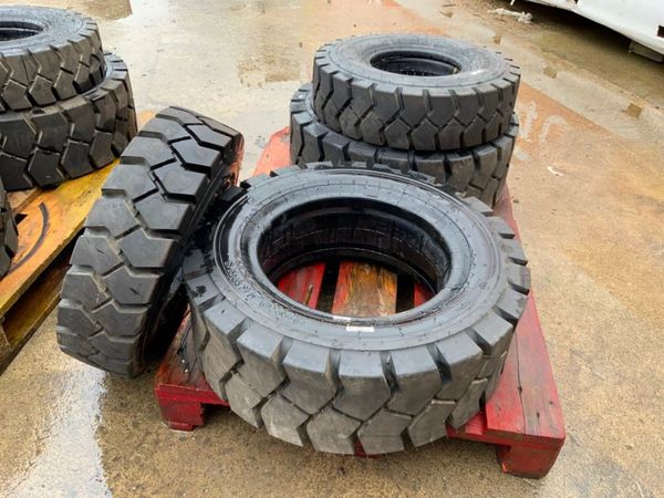 FRONT / REAR FORKLIFT TYRES..NEW TAKE OFF. 299883320