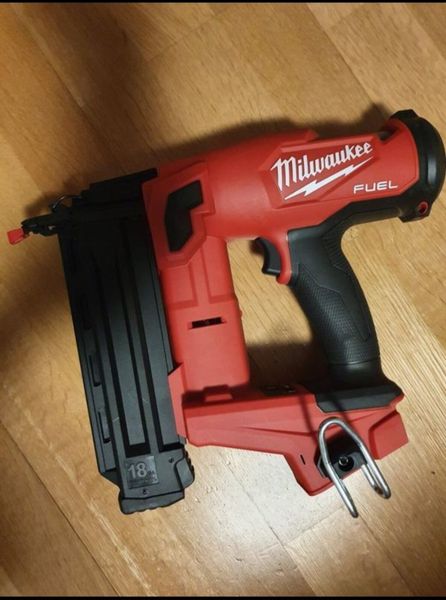 Milwaukee second fix online nail gun