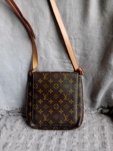 Lv bay best sale