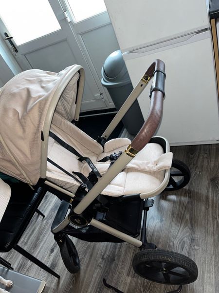 Venicci 3 in 1 pram for sale in Co. Waterford for 500 on DoneDeal