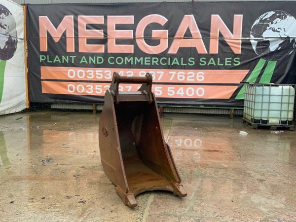 24" BMC DIGGING BUCKET......80mm PINS....501mh. 290126575
