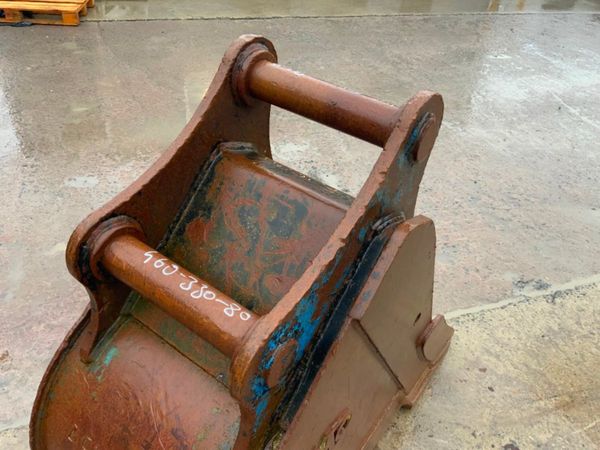 24" BMC DIGGING BUCKET......80mm PINS....501mh. 290126578