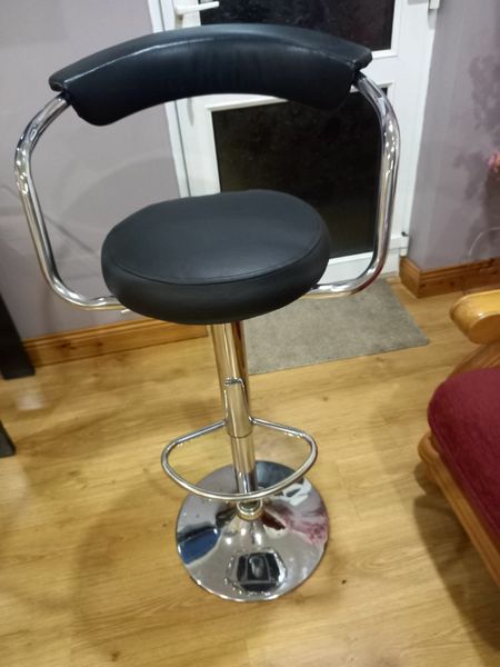 Bar stools for sale in Co. Galway for 50 on DoneDeal