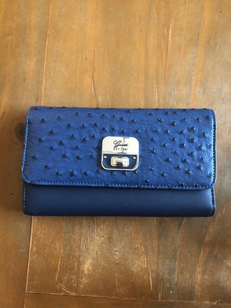 Guess on sale wallet sale