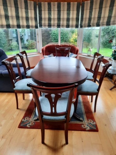 Mahogany dining table outlet and chairs for sale