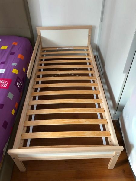 Sniglar bed deals frame