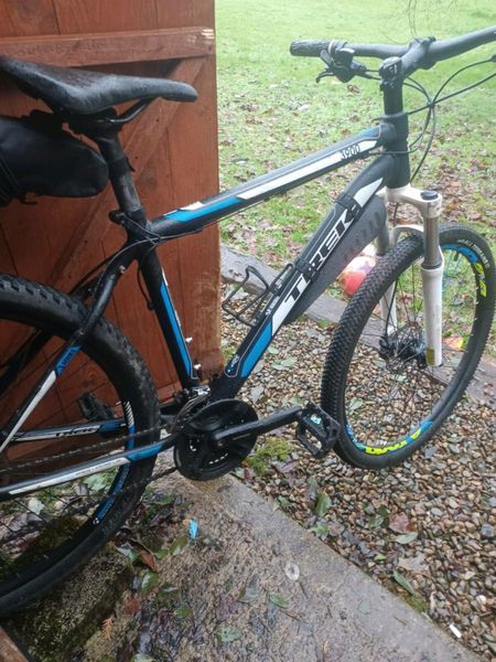 Trek best sale 3900 blue