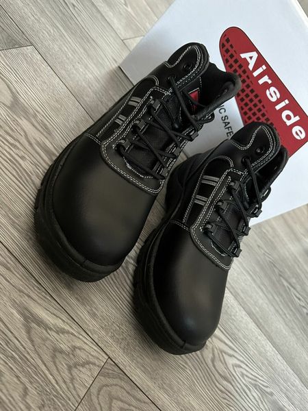 Non metallic safety store shoes