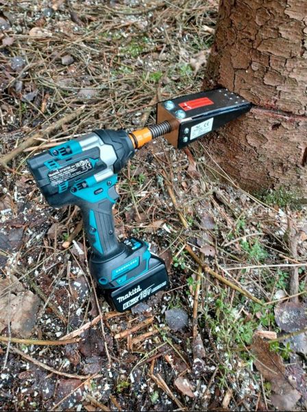 Makita impact discount wrench and battery