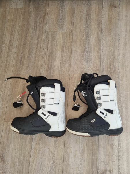 Vans snowboard deals boots sale