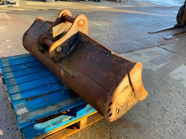 60" GRADING BUCKET.........60mm PINS.......693. 290514659