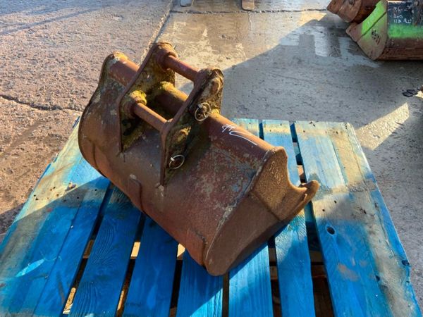 24" MINI DIIGER BUCKET.......30mm PINS....#2 290518531