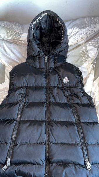 Moncler gilet clearance sale