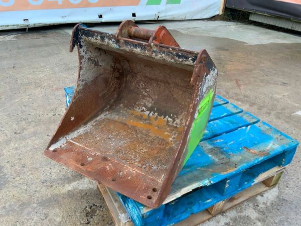 24" WHITES DIGGING BUCKET.......45mm PINS......24 290849285