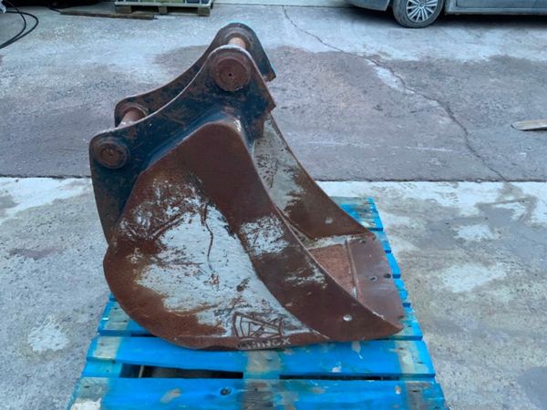 18" RHINOX DIGGING BUCKET......45mm PINS....30mh 290865046