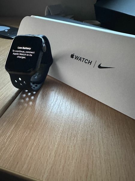 Apple watch nike series 5 sale hot sale