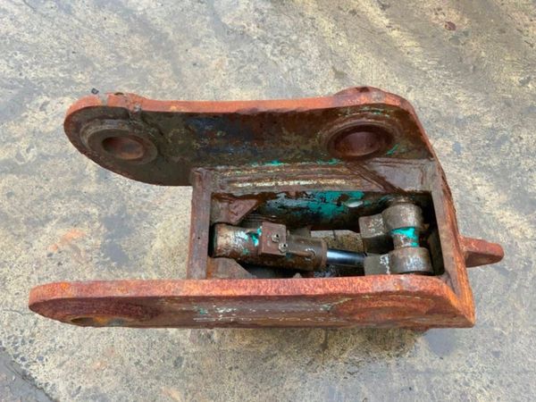 *** HYDRAULIC QUICK HITCH.....90mm PINS .....1474 291012722