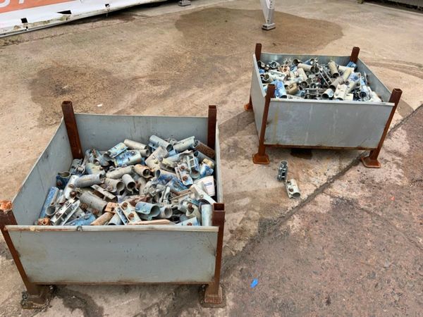 SCAFFOLDING TUBE DOUBLE COUPLER CLAMP. 291116580