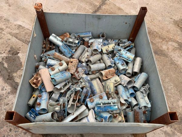 SCAFFOLDING TUBE DOUBLE COUPLER CLAMP. 291116583