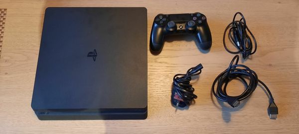 PlayStation 4 Console & Games for sale in Co. Cork for €220 on DoneDeal