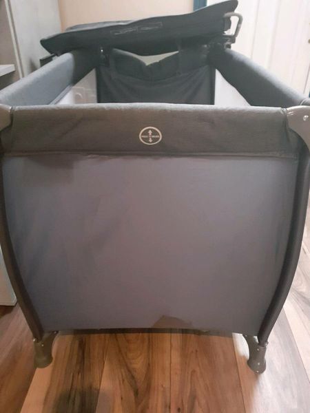 Travel cot outlet bassinet only