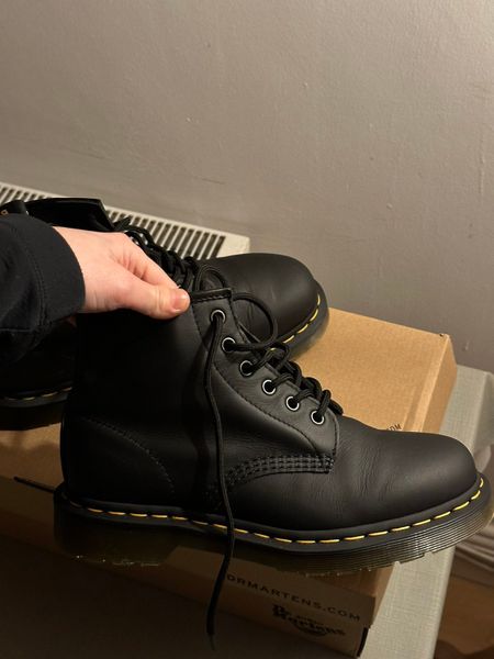 Dr martens sale outlet 38 5