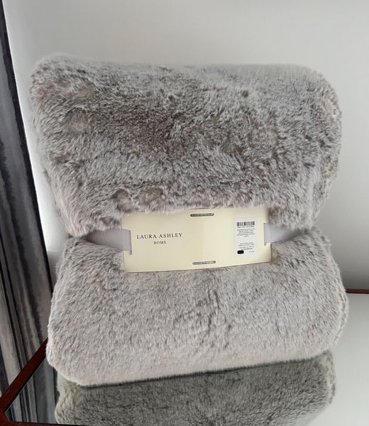 Laura ashley fur discount throw