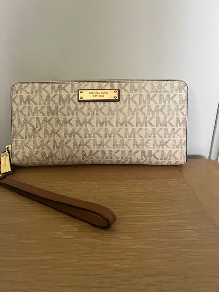 Michael kors shop purse wallet sale