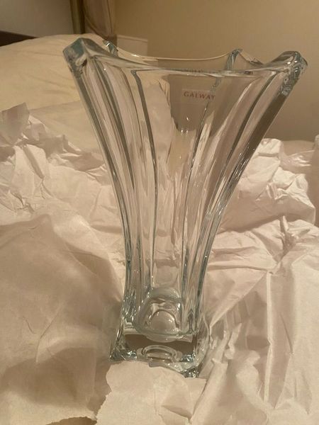 Vase, Galway crystal 12" Dune, square- Brand new