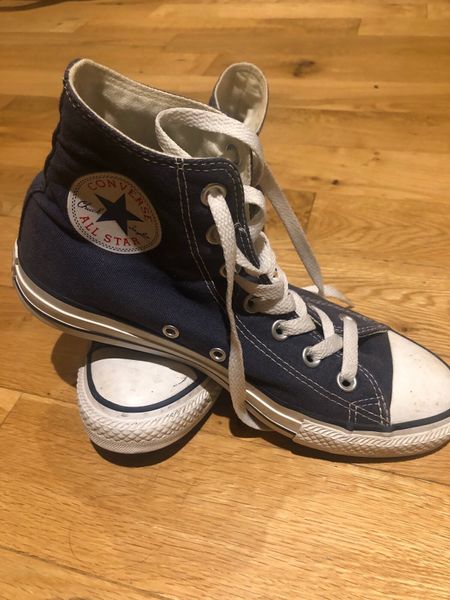 Girls navy outlet converse