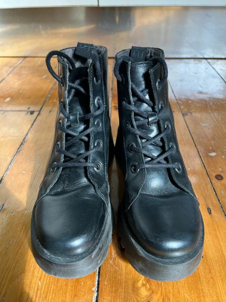 Fly boots size store 6