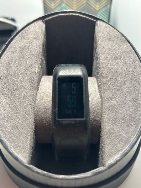 Garmin on sale vívosport smartwatch